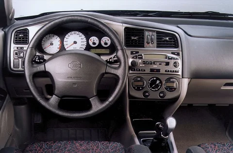 Nissan Primera 2.0 Elegance 1999 view 2