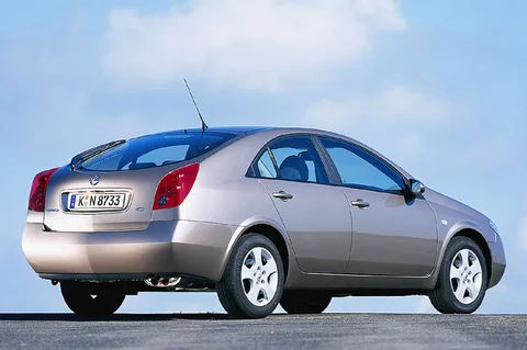 Nissan Primera 2.0 Tekna Pack 2004 view 2
