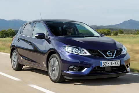 Nissan Pulsar dCi 110 Tekna 2014 view 3