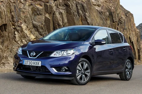 Nissan Pulsar dCi 110 Tekna 2014 view 4