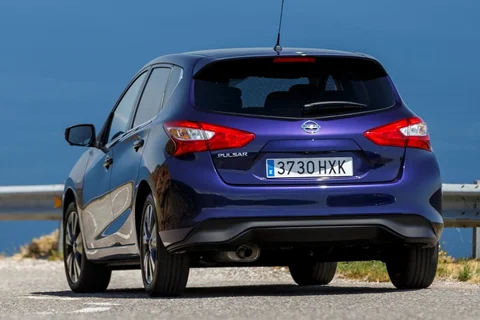 Nissan Pulsar dCi 110 Tekna 2014 view 6