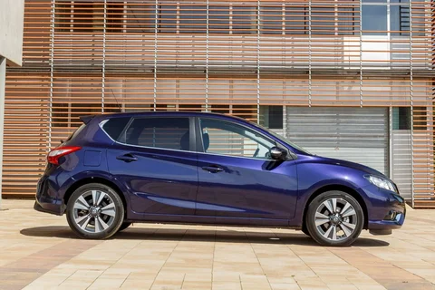 Nissan Pulsar dCi 110 Tekna 2014 view 7