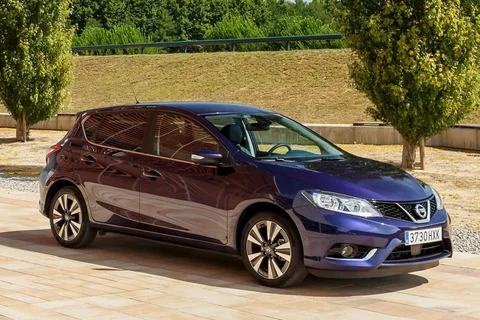 Nissan Pulsar dCi 110 Tekna 2014 view 8
