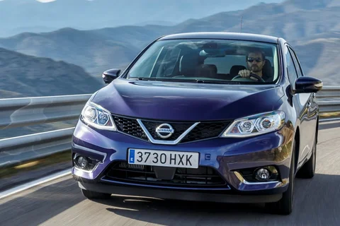 Nissan Pulsar dCi 110 Tekna 2014 view 12