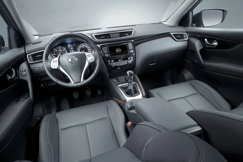 Nissan Qashqai 1.6 DIG-T Acenta 2014 view 6