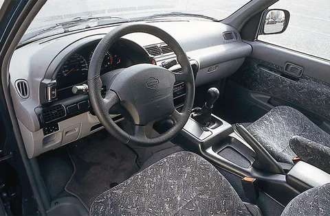 Nissan Serena 2.3 D SLX 1995 view 3