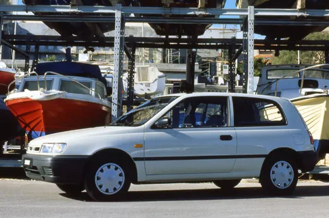 Nissan Sunny 1.4 L 1991 view 3