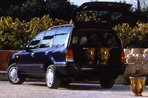 Nissan Sunny Wagon 2.0 D LX 1991 view 6