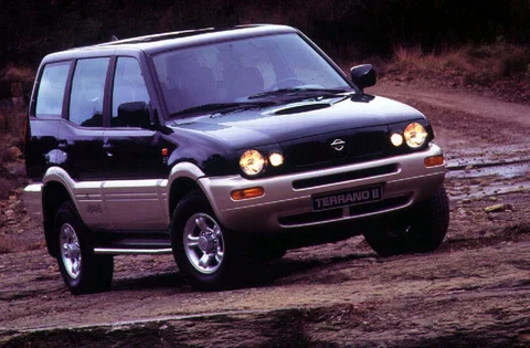 Nissan Terrano II 2.4 SR 1996 view 3