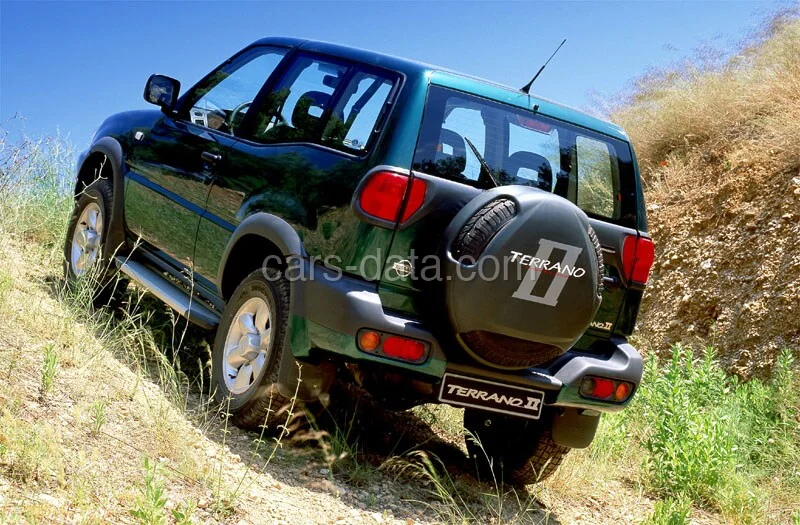 Nissan Terrano II 2.4 Elegance 2000 front view
