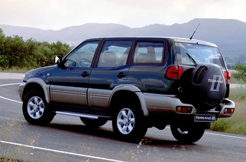 Nissan Terrano II 2.4 Elegance 2000 view 2
