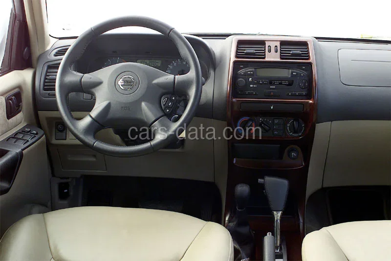 Nissan Terrano 2.7 TD Luxury 2002 front view