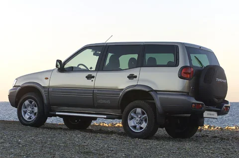 Nissan Terrano 2.7 TD Luxury 2002 view 5