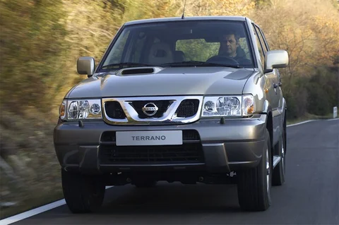 Nissan Terrano 2.7 TD Luxury 2002 view 6