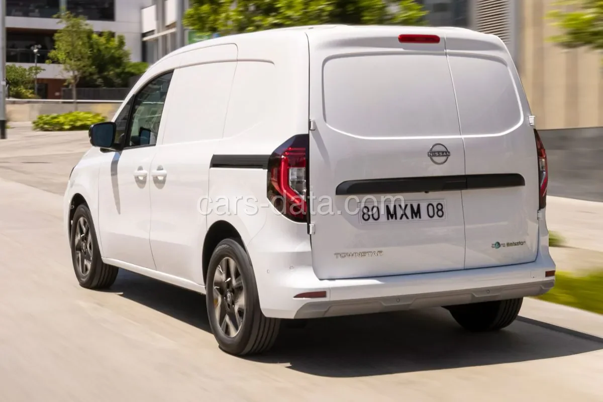 Nissan Townstar Van L2 EV Acenta 2023 front view