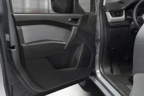 Nissan Townstar Van L2 EV Acenta 2023 view 2