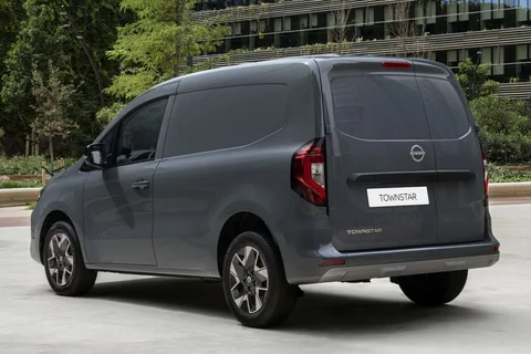 Nissan Townstar Van L2 EV Acenta 2023 view 9