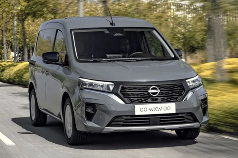 Nissan Townstar Van L2 EV Acenta 2023 view 12