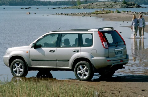Nissan X-Trail 2.5 Elegance 2003 view 2