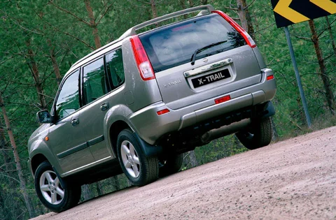 Nissan X-Trail 2.5 Elegance 2003 view 3