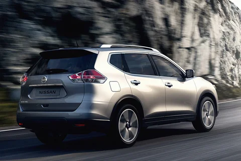 Nissan X-Trail dCi 177 Connect Edition 2017 view 4