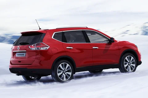 Nissan X-Trail dCi 177 Connect Edition 2017 view 9