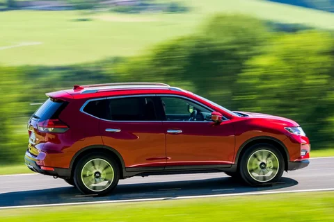 Nissan X-Trail dCi 177 Acenta 2017 view 5