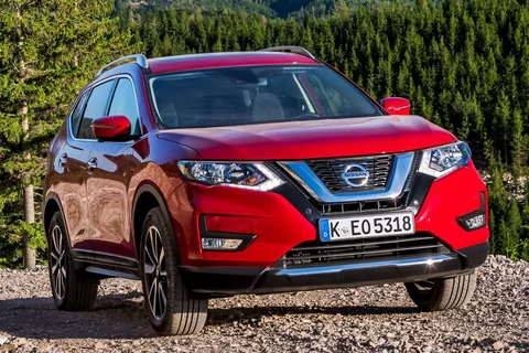 Nissan X-Trail dCi 177 Acenta 2017 view 8