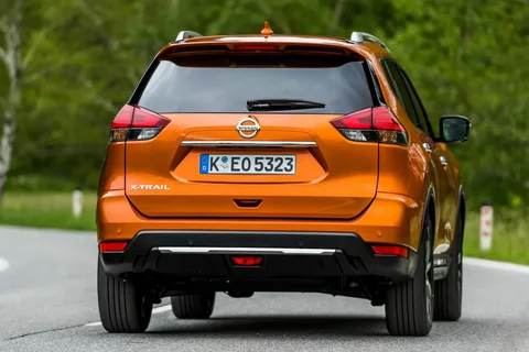Nissan X-Trail dCi 177 Acenta 2017 view 9