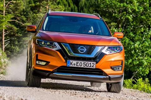 Nissan X-Trail dCi 177 Acenta 2017 view 10