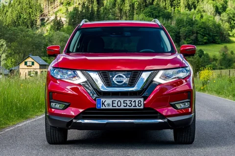 Nissan X-Trail dCi 177 Acenta 2017 view 11
