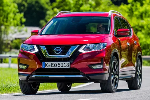 Nissan X-Trail dCi 177 Acenta 2017 view 12