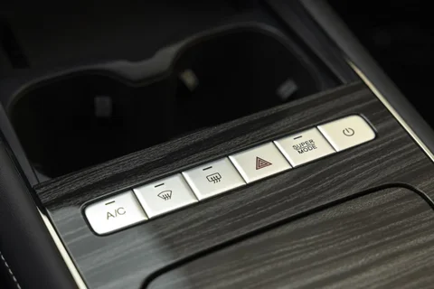 Omoda 5 EV Premium 2025 view 3