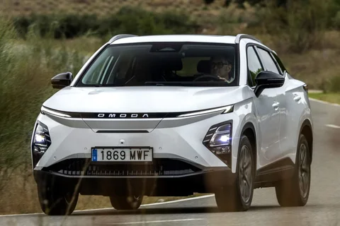 Omoda 5 EV Premium 2025 view 4