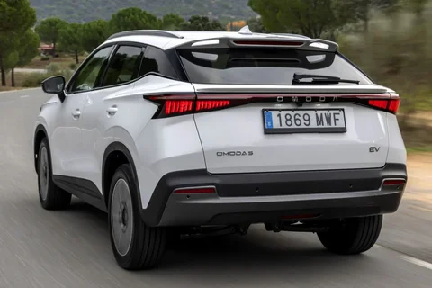 Omoda 5 EV Premium 2025 view 6