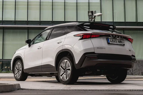 Omoda 5 EV Premium 2025 view 8