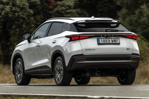 Omoda 5 EV Premium 2025 view 10
