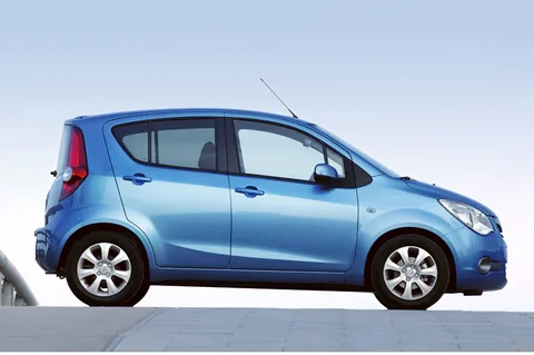 Opel Agila 1.0 Selection 2011 view 3