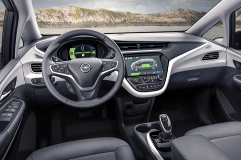 Opel Ampera-e 60kWh Business 2017 view 10