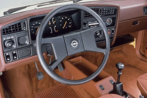 Opel Ascona 1.6 D Berlina 1982 view 6