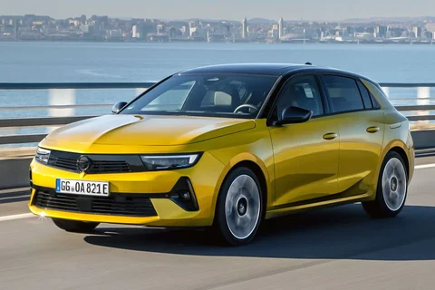 Opel Astra Electric 58-kWh Ultimate 2026 view 2