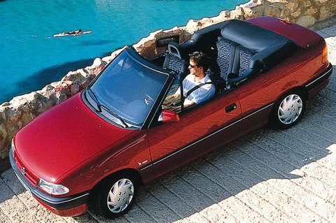 Opel Astra Cabrio 1.4iS 1993 view 2
