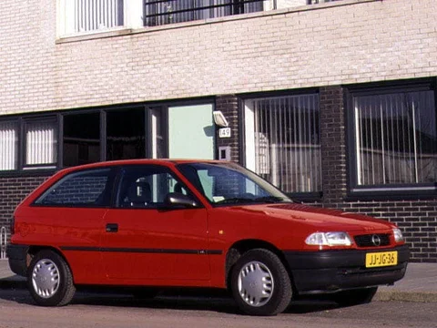 Opel Astra 1.4i GL 1994 view 4