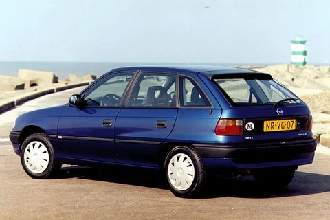 Opel Astra 1.4i GL 1994 view 2