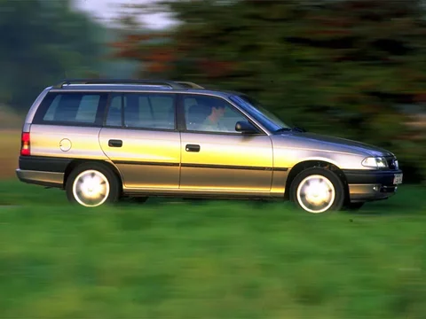 Opel Astra Estate 1.4i GL 1994 view 3