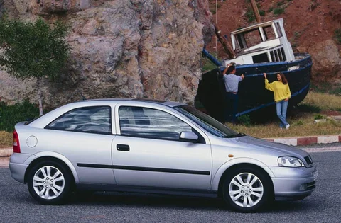 Opel Astra 1.7 DTi GL 1999 view 3