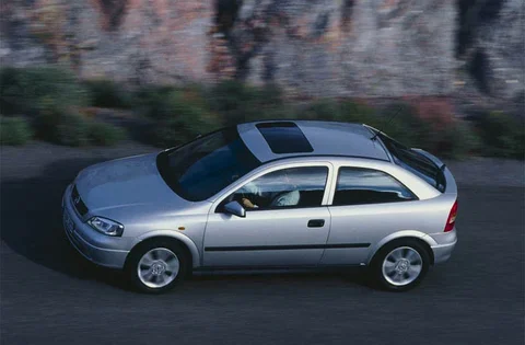 Opel Astra 1.7 DTi GL 1999 view 4