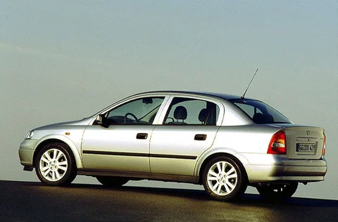 Opel Astra 2.2 DTi-16V Elegance 2002 view 5