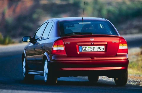 Opel Astra 1.7 CDTi GL 2003 view 4