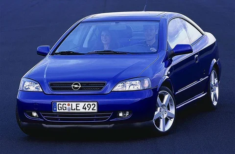 Opel Astra Coupé 2.2 DTi-16V 2002 view 2